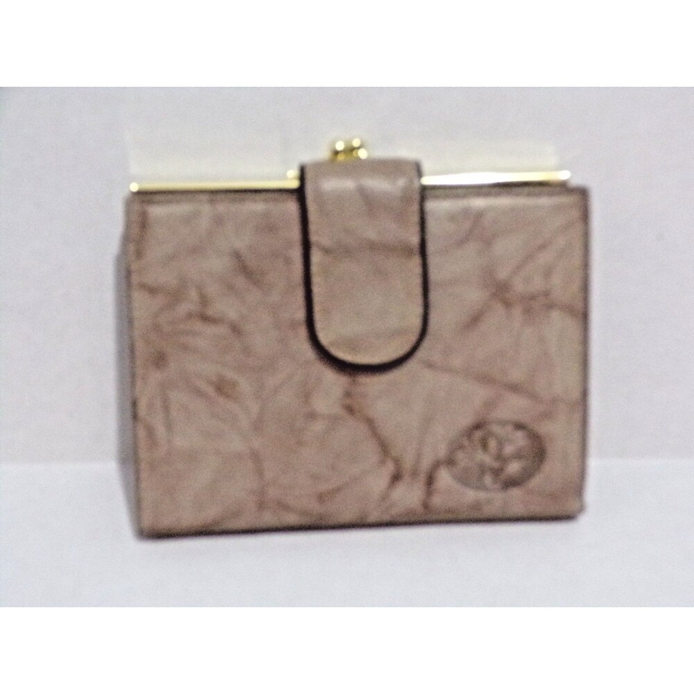 VTG Buxton Top Grain Cowhide 4" x 4" Closed Snap & Kiss Lock Woman's Wallet Tan